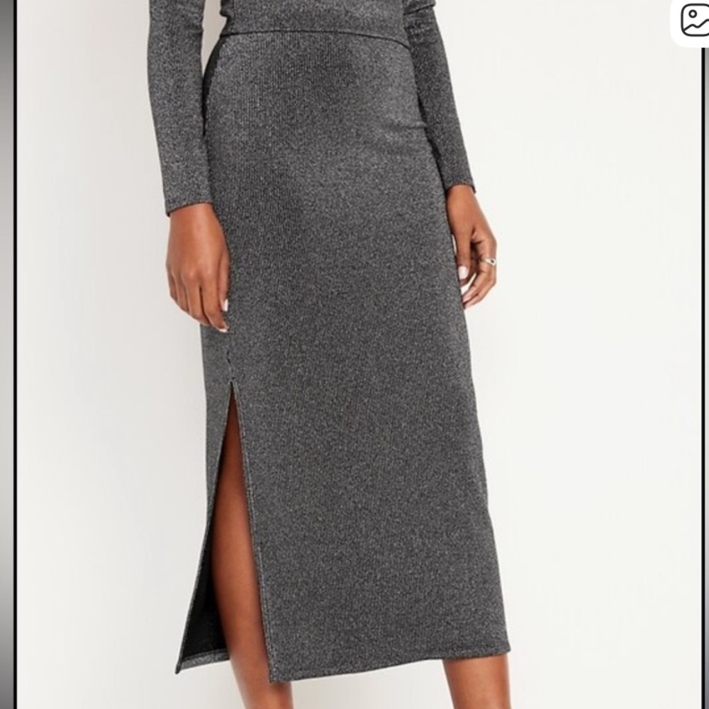 Old Navy silver ribbed skirt